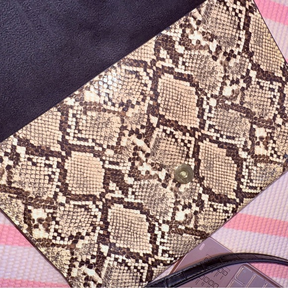 Steve Madden Brown Snakeskin Clutch - Picture 8 of 12
